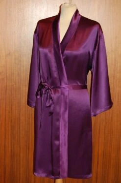 100% Seide Morgenmantel ST. ELM Satin Von Gattina -Pink Zebra 50223 violett