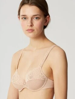 Spitze Vollschalen-BH GABY Uni Von Maison Lejaby 19 Spitze Vollschalen-BH GABY Uni Von Maison Lejaby -Pink Zebra bh puder 13833 gaby maison lejaby 1 1