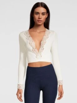 Merino Wolle-Seide Bolero Jäckchen Creme Calais Spitze Von Oscalito 11 Merino Wolle-Seide Bolero Jäckchen Creme Calais Spitze Von Oscalito -Pink Zebra bolero langarm leavers recycling spitze weiss 6636 oscalito 2