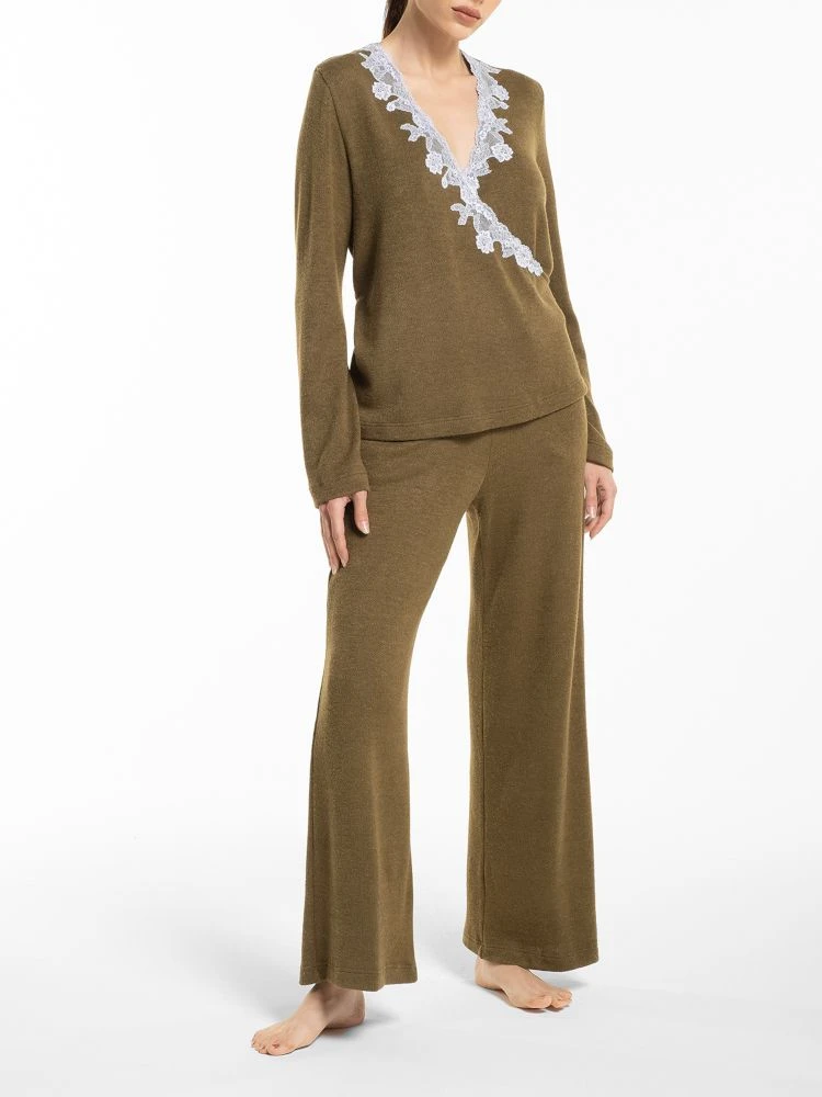 Feinstrick Hausanzug DELIA Oliv Von Verdiani 5 Feinstrick Hausanzug DELIA Oliv Von Verdiani – Bild 3