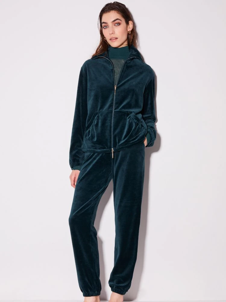 Hausanzug NICKI Waldgrün Zwei-teilig Von Chiara Fiorini 4 Hausanzug NICKI Waldgrün Zwei-teilig Von Chiara Fiorini – Bild 2