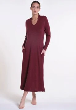 Feinstrick Kleid Lang LOUNGE No. 3 Bordeaux Viscosemix Von Verdiani -Pink Zebra hauskleid viscose strick bordeaux 8816 loungewear verdiani 1