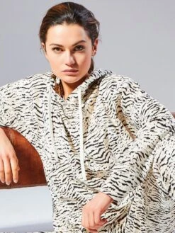 Pullover ECRU Mit Tiger-Print Von Fürstenberg -Pink Zebra kaputzenpulli baumwolle ecru 51326036 fuerstenberg 2 1