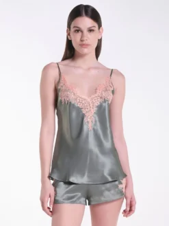 Seide Kurzpyjama OLIVE Mit Spitze Von Verdiani 13 Seide Kurzpyjama OLIVE Mit Spitze Von Verdiani -Pink Zebra kurz pyjama seide olive 4905 verdiani woman