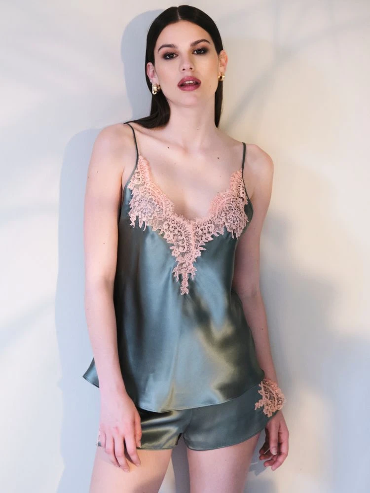 Seide Kurzpyjama OLIVE Mit Spitze Von Verdiani 4 Seide Kurzpyjama OLIVE Mit Spitze Von Verdiani – Bild 2