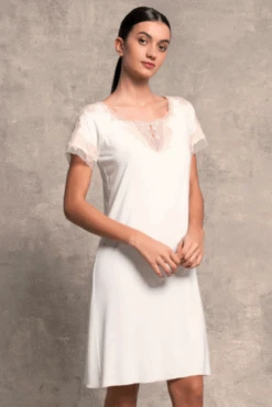 Kurzarm Nachthemd ROSA In Puderrosa Mit Spitze Von Paladini -Pink Zebra kurzes nachthemd rosa paladini 1