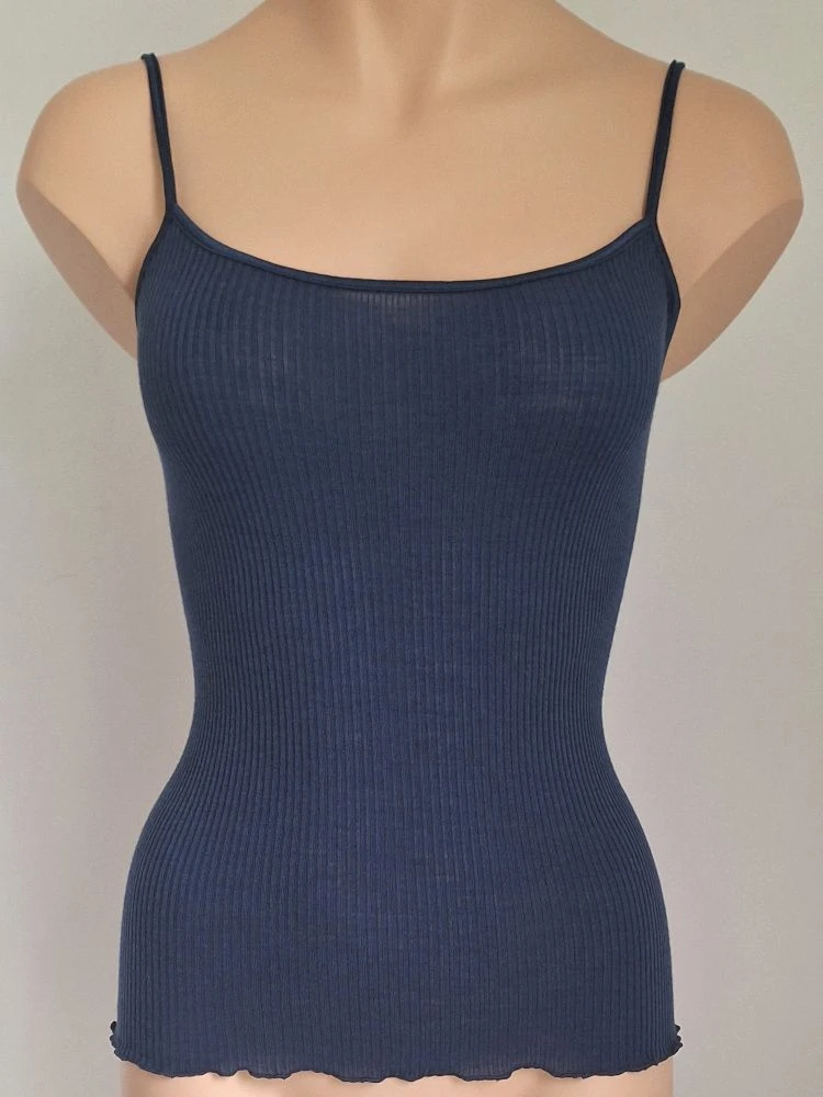 Merinowolle-Seide SPAGHETTI-TOP Gerippt Von Artimaglia 9 Merinowolle-Seide SPAGHETTI-TOP Gerippt Von Artimaglia – Bild 7