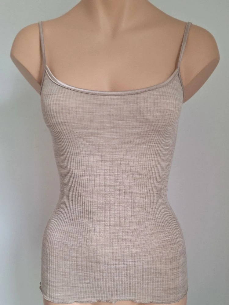 Merinowolle-Seide SPAGHETTI-TOP Gerippt Von Artimaglia 11 Merinowolle-Seide SPAGHETTI-TOP Gerippt Von Artimaglia – Bild 9