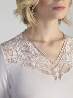 Modal Langarm Nachtkleid SNOW In Weiss Von Verdiani -Pink Zebra modal nachtkleid mittellang 4400 weiss verdiani 3