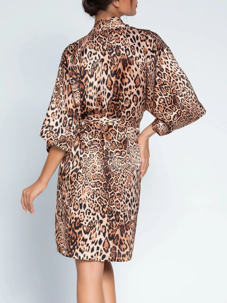 100% Seide Kimono FAUVE AMOUR Mit Panther-Print Von Lise Charmel 5 100% Seide Kimono FAUVE AMOUR Mit Panther-Print Von Lise Charmel – Bild 3