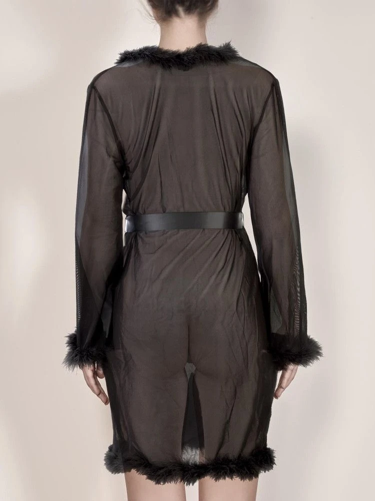 Morgenmantel Mit Federn MARILYN Schwarz Von Escora 8 Morgenmantel Mit Federn MARILYN Schwarz Von Escora – Bild 6