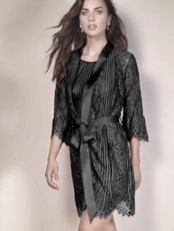 Spitze Morgenmantel JOSEPHINE Von Escora -Pink Zebra morgenmantel spitze schwarz 1709 e264 400 josephine escora 1