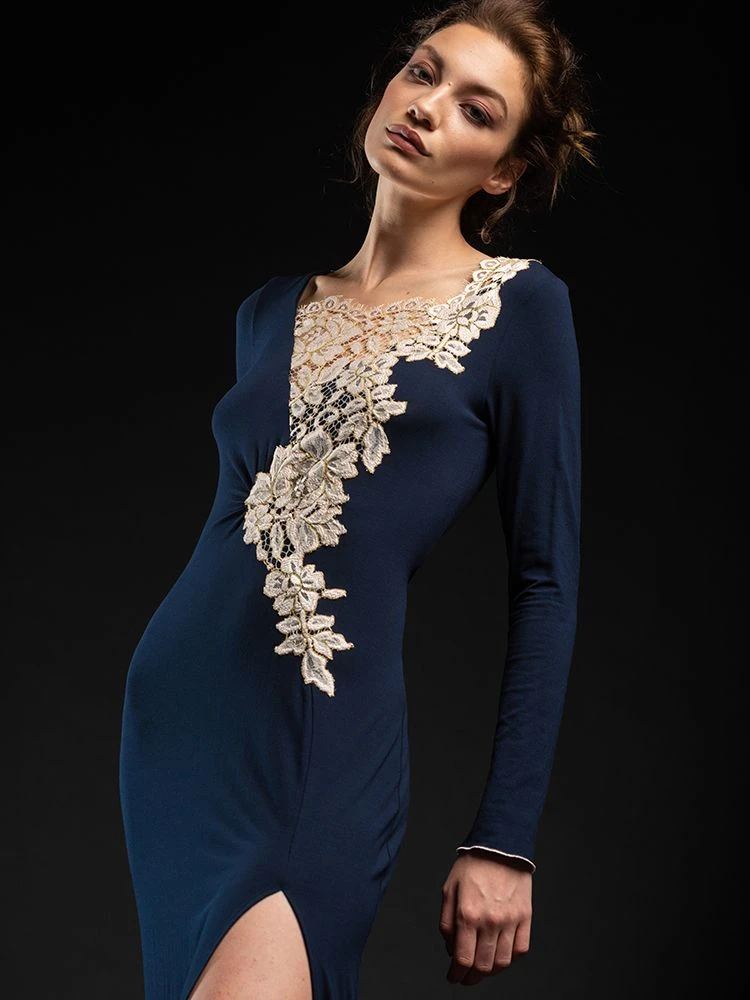 Nachtkleid MELDOLA In Dunkelblau Mit Spitzendetail Von Paladini 4 Nachtkleid MELDOLA In Dunkelblau Mit Spitzendetail Von Paladini – Bild 2