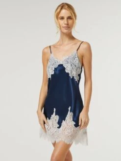 Seide Neglige LILLIAN Elegant Von Vivis -Pink Zebra neglige seide lillian v00581 nachtblau vivis 3 5