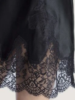 Seide Negligé SOIE D´AMOUR Mit Spitze Von Aubade -Pink Zebra negligee seide schwarz ms40 soie d amour aubade 4 3