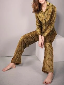 100% Seide Pyjama SERPENTE Cognac Von Eva B. Bitzer 6 100% Seide Pyjama SERPENTE Cognac Von Eva B. Bitzer -Pink Zebra pyjama 29312971 serpente cognac eva bitzer 1