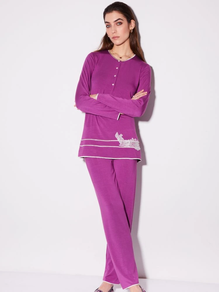 Modal Pyjama Mit Knopfleiste Von Chiara Fiorini 5 Modal Pyjama Mit Knopfleiste Von Chiara Fiorini – Bild 3