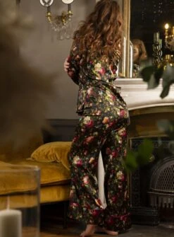 Seidenpyjama NURHAN Schwarz-grün Von Marjolaine -Pink Zebra pyjama nurhan imp fleurs 9nur5501 marjolaine 9