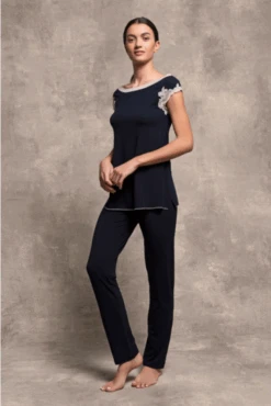 Modal Pyjama POMPELMO In Blau Mit Spitze Von Paladini 6 Modal Pyjama POMPELMO In Blau Mit Spitze Von Paladini -Pink Zebra pyjama pompelmo nachtblau paladini 1