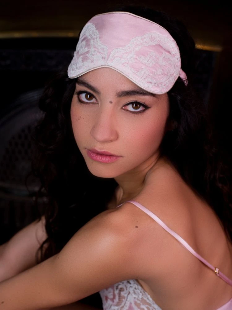 Schlafmaske MARJOLIE No. 7 Mit Seide Marjolaine 8 Schlafmaske MARJOLIE No. 7 Mit Seide Marjolaine – Bild 6