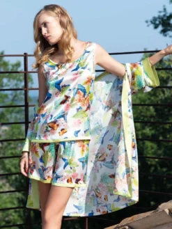 Seide Kurzpyjama PAPILLON No. 5 Weiß-bunt Von Chiara Fiorini 7 Seide Kurzpyjama PAPILLON No. 5 Weiß-bunt Von Chiara Fiorini -Pink Zebra seide morgenmantel weiss chiara fiorini 7 1