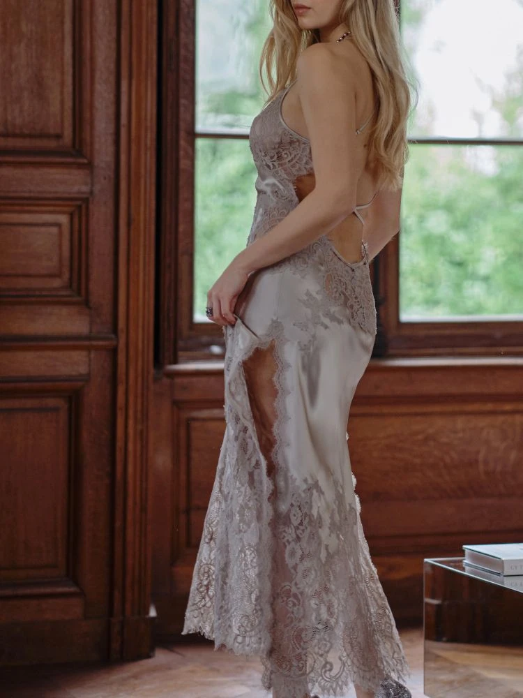 Langes Seidennachthemd VENUS In Kieselgrau Von Marjolaine 4 Langes Seidennachthemd VENUS In Kieselgrau Von Marjolaine – Bild 2