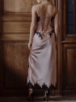 Stretchseidenneglige VELVET In Lang Von Marjolaine -Pink Zebra seiden nachtkleid 5vel3003 petal noir 2804 marjolaine 2 1