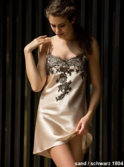 Seide Nachthemd BACCARAT Calais Spitze Von Marjolaine 14 Seide Nachthemd BACCARAT Calais Spitze Von Marjolaine -Pink Zebra seidennachthemd baccarat bac0101 sable noir marjolaine