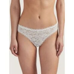 String ROSESSENCE HK Spitze Feminin Von Aubade