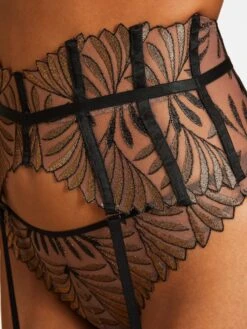 Strapsgürtel SENSORY ILLUSION Von Aubade X Iris Van Herpen 13 Strapsgürtel SENSORY ILLUSION Von Aubade X Iris Van Herpen -Pink Zebra strapsguertel gold schwarz rc52 sensory illusion aubade 9