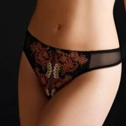 String Aus Spitze NEW DIAMOND Von Millesia Blumenmuster