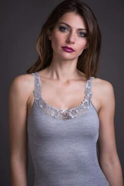 Merinowolle-Seide TRÄGER-TOP Mit Spitze Von Artimaglia 15 Merinowolle-Seide TRÄGER-TOP Mit Spitze Von Artimaglia -Pink Zebra wolle seide shirt 67601 grau artimaglia 2